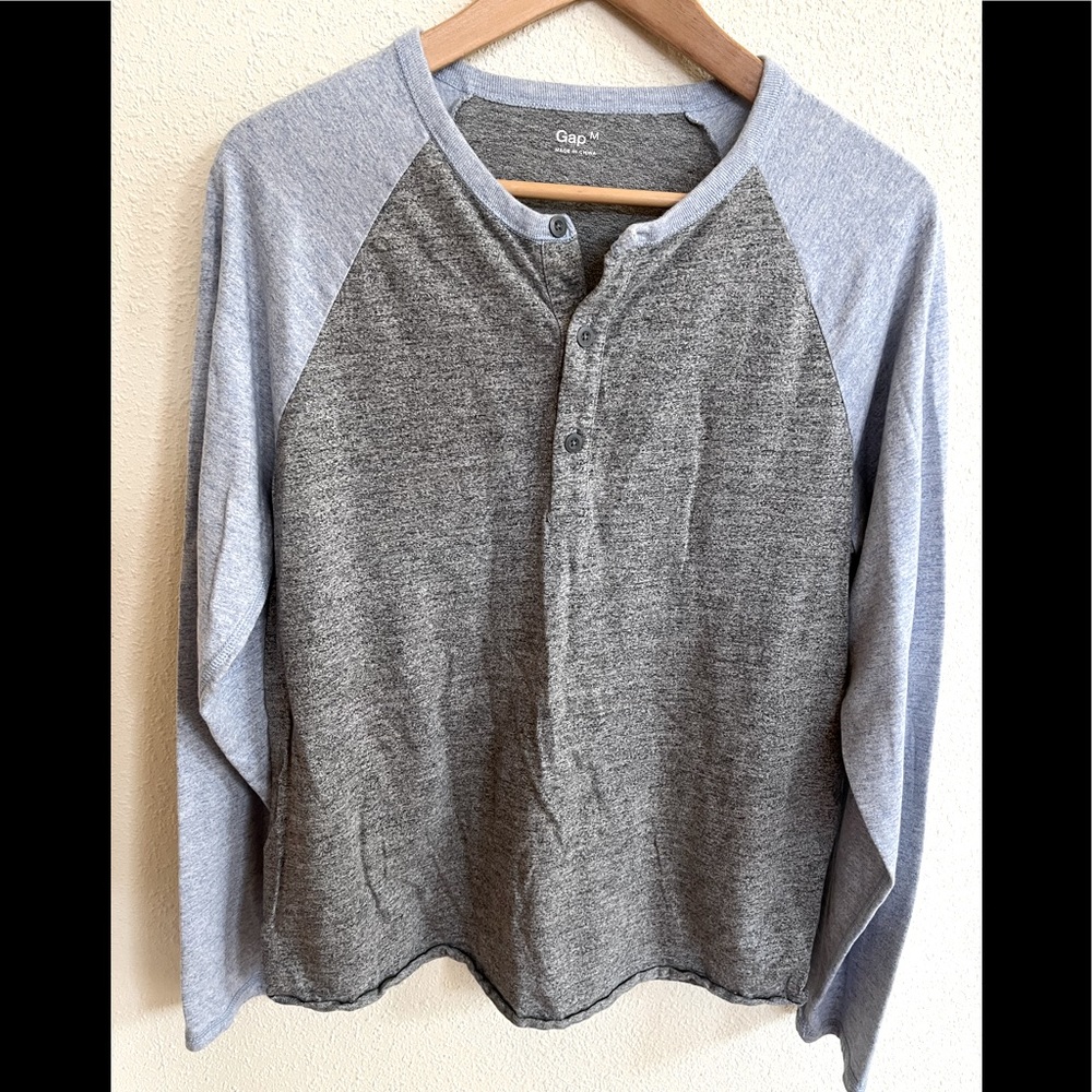 Gap gray and blue cotton shirt
